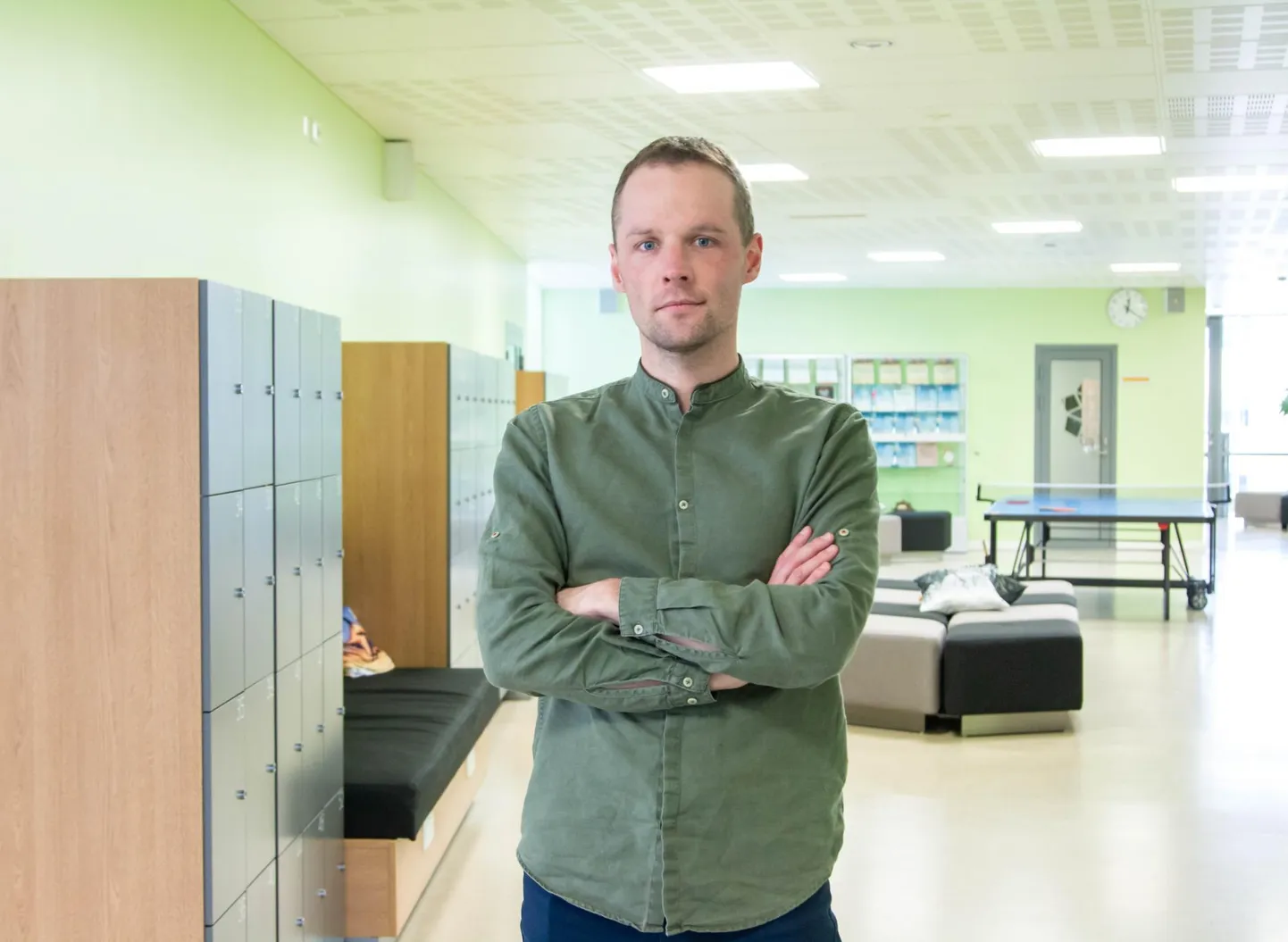 Võru gümnaasiumi direktor Karmo Kurvits lahkub omal soovil ametist.