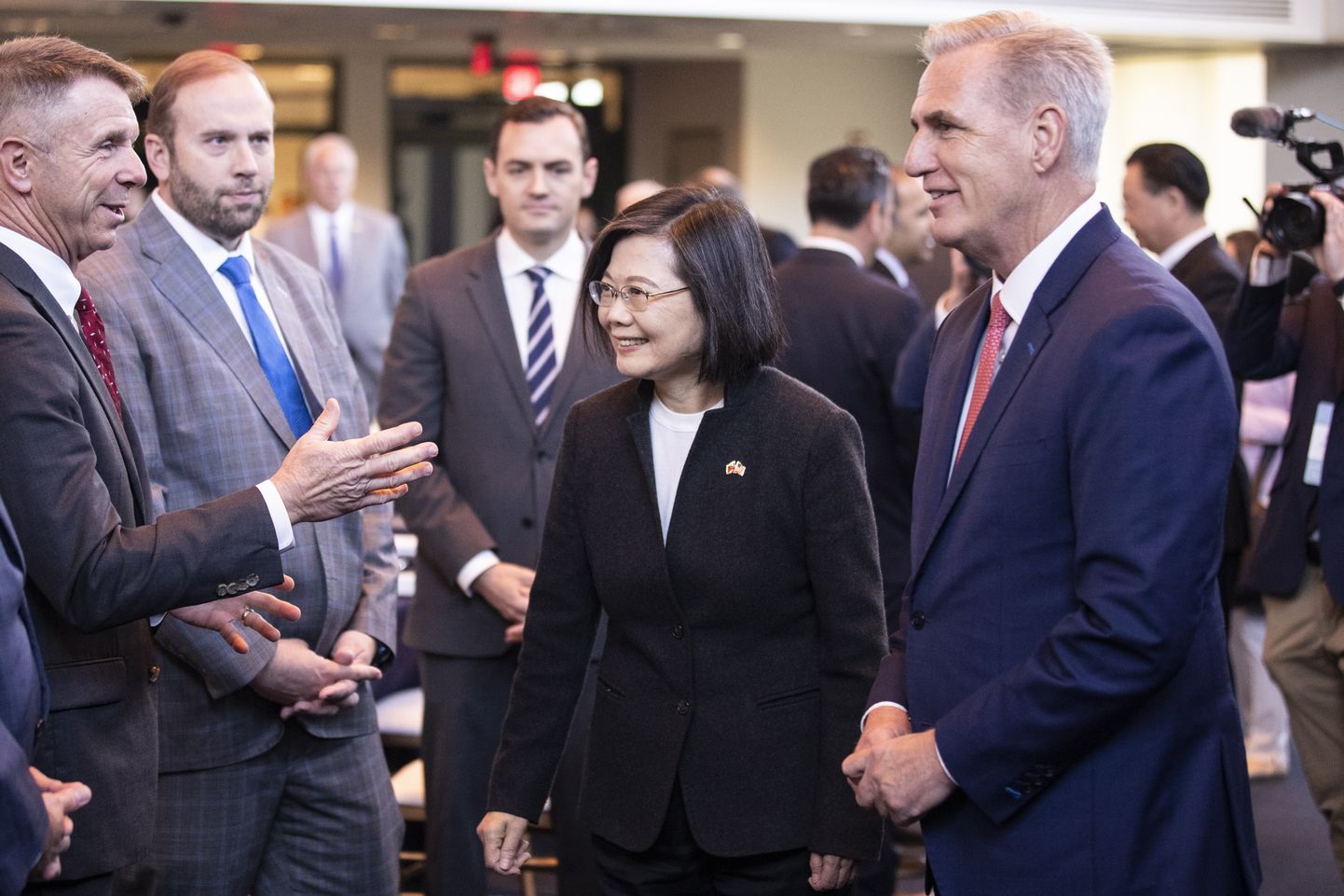 Kaader USA esindajatekoja spiikri Kevin McCarthy ja Taiwani presidendi Tsai Ing-weni kohtumiselt Californias