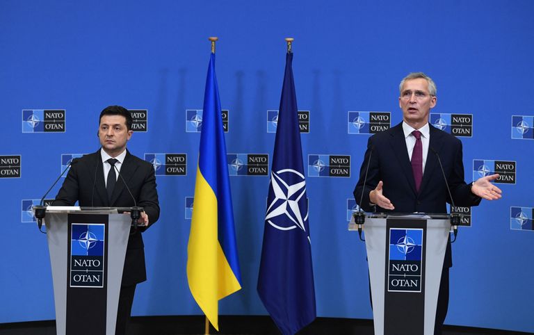 Ukraina president Volodõmõr Zelenskõi ja NATO peasekretär Jens Stoltenberg tänahommikusel kohtumisel Brüsselis.