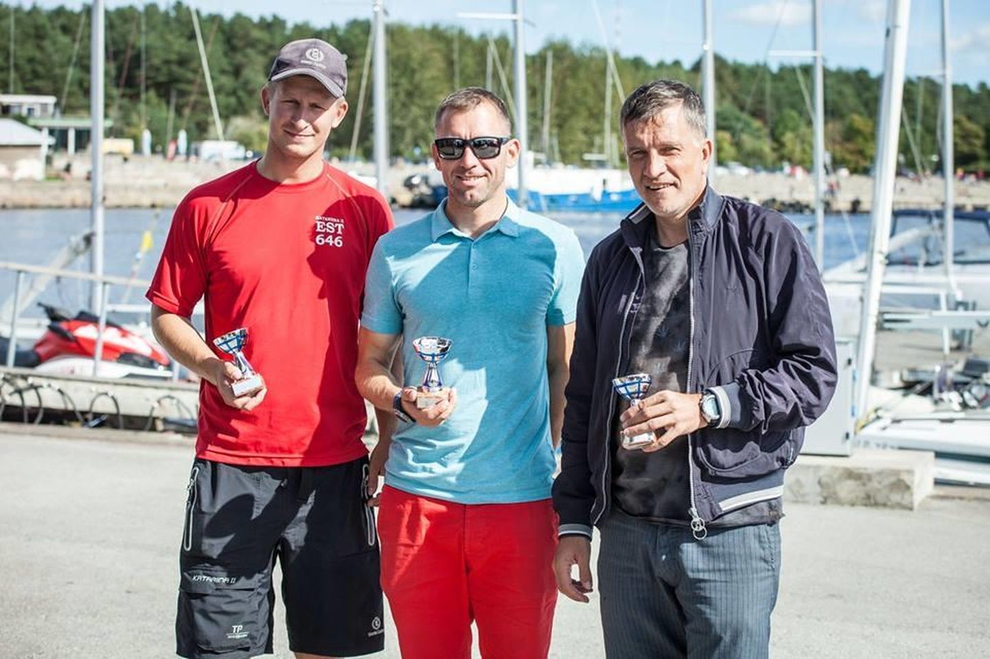 Pärnu jahtklubi purjetaja Karl-Hannes Tagu (vasakul) teenis pealinnas Eesti hõbeda.