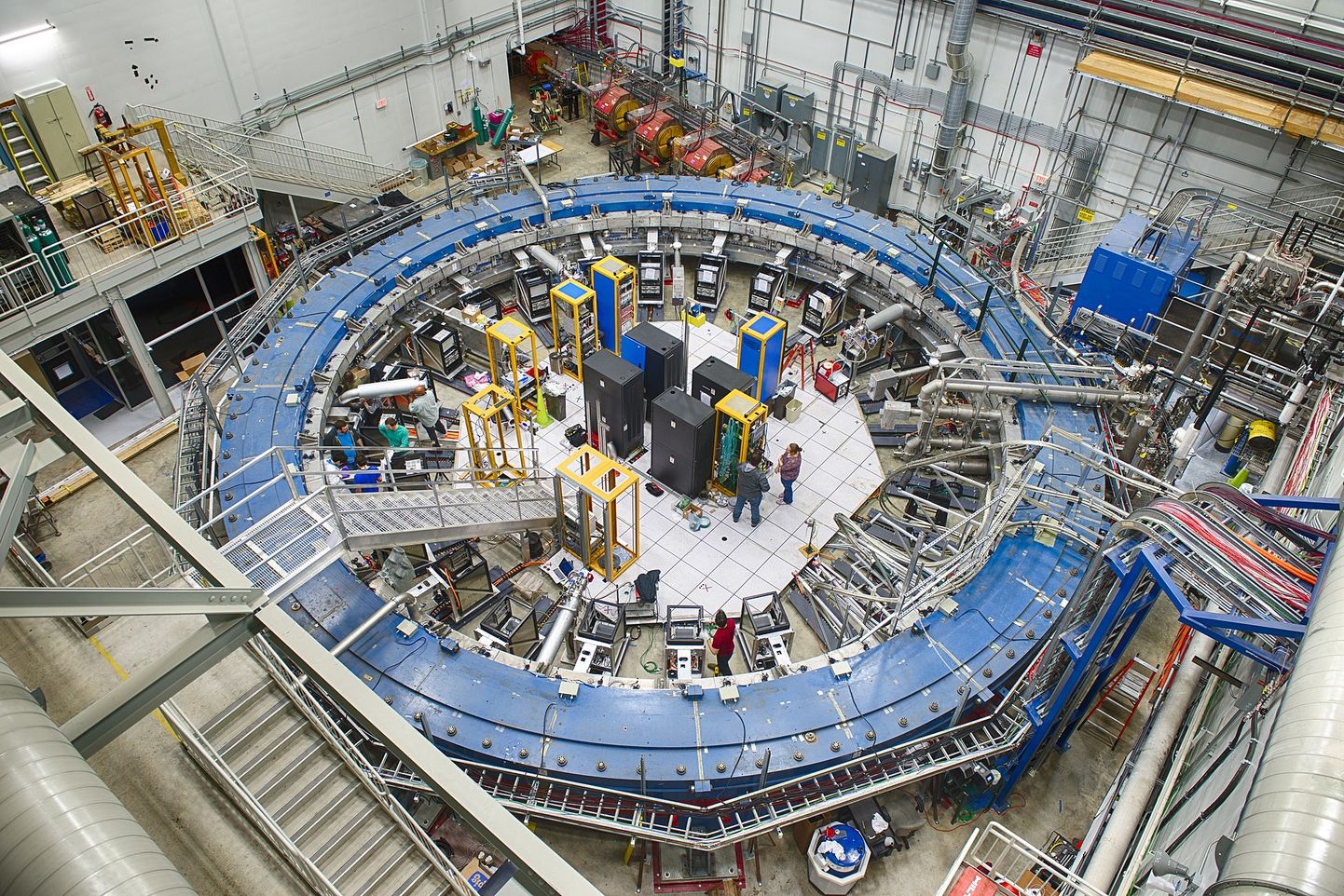 Fermilabi 15 m läbimõõduga ülitugev ja ülijuhtiv toroidmagnet