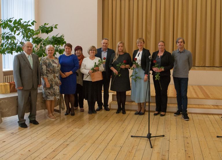 Kilingi-Nõmme gümnaasiumi laulukonkursi “Kauneim metsalaul” korraldusmeeskond.
