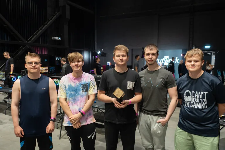 MÖÖ-LAN «CS2» lisaturniiri võitis Eesti võistkond EVILNINE