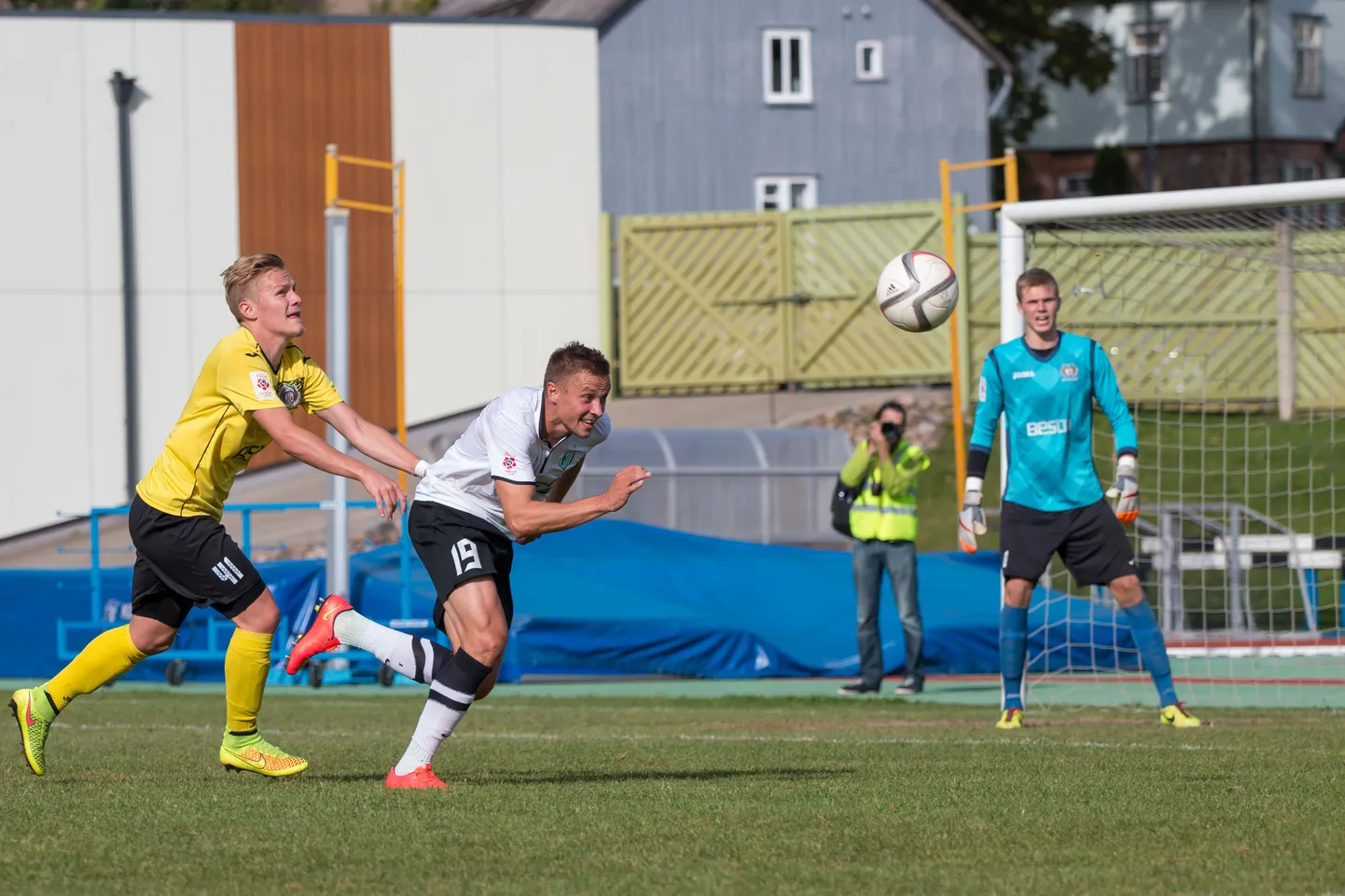 Karl Ivar Maar Viljandi Tuleviku särgis.