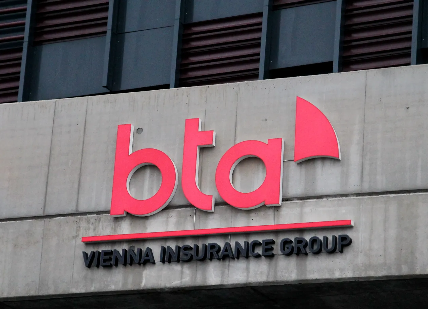 Вывеска компании BTA