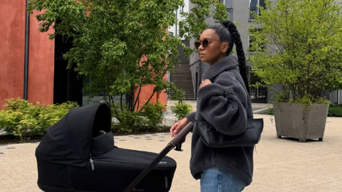Aminata kļuvusi par māmiņu pirmdzimtajam