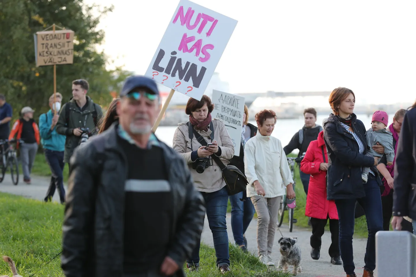 Tallinnas Kadriorus avaldati meelt kavandatava Reidi tee vastu.