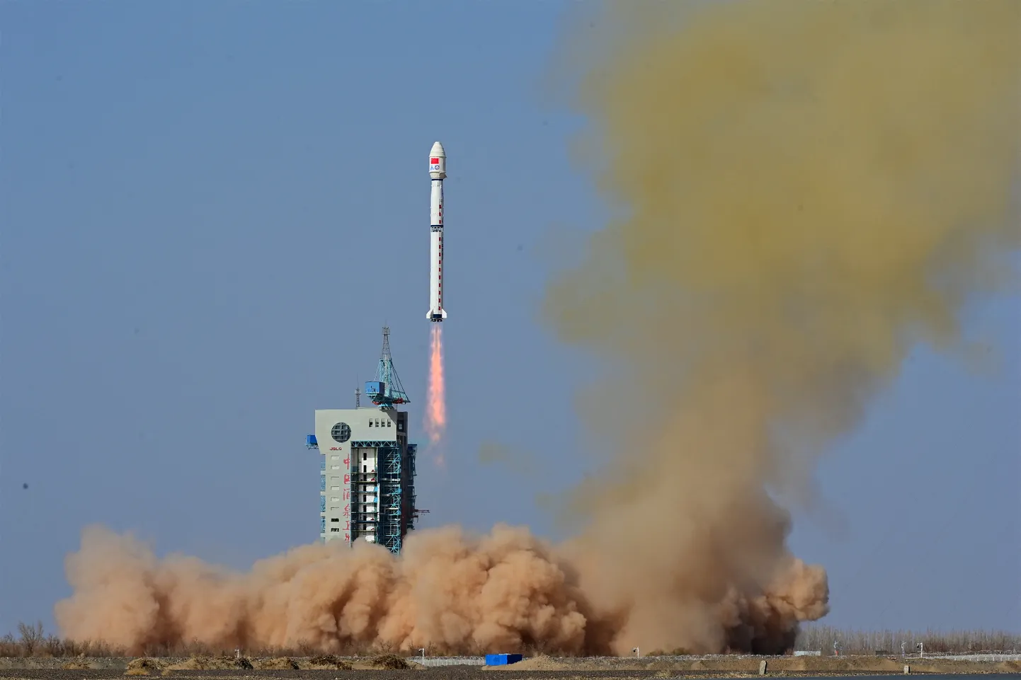 Hiina kanderakett meteoroloogiasatelliidiga Fengyun-3 07 startimas 16. aprillil.