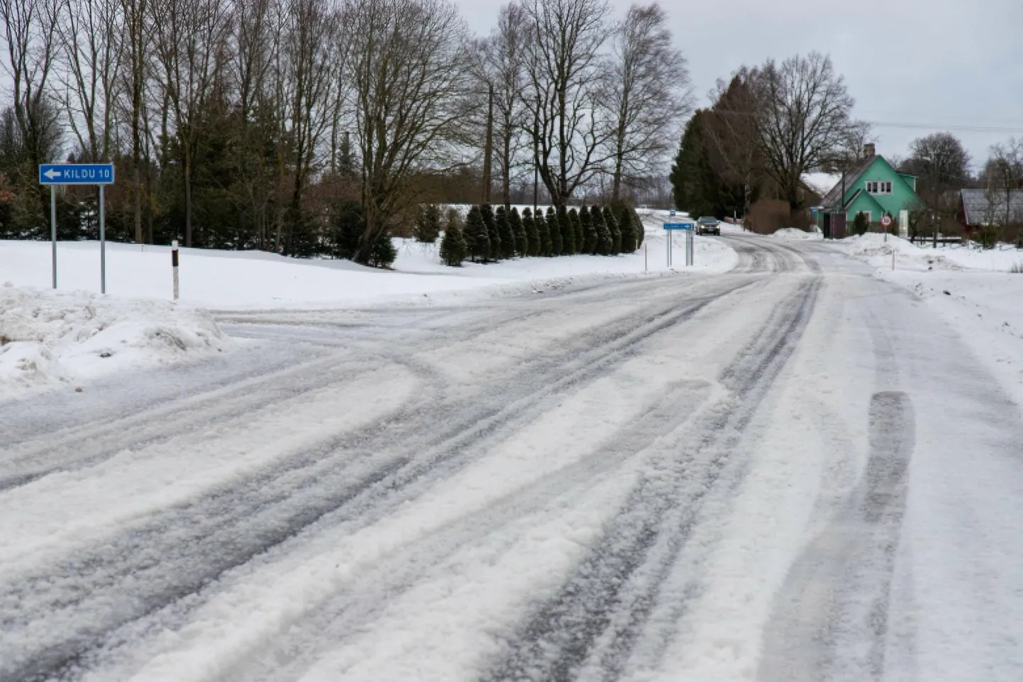 Kui näiteks hästi hooldatud Imavere–Viljandi maanteel võiks püsikiirusehoidja kasutamine olla teretulnud, siis Viljandi–Metsküla teel (pildil) ei sobi seda kindlasti kasutada.