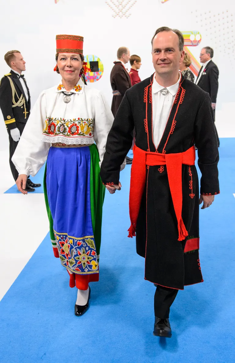 Vabariigi Presidendi kultuurirahastu nõukogu liige, Tartu Ülikooli dotsent Mart Noorma ja Anu Reinart.