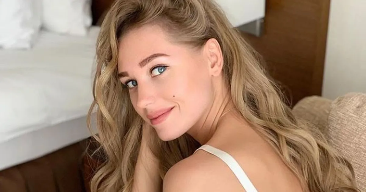 Адамдар кеңседе жалаңаш жүреді