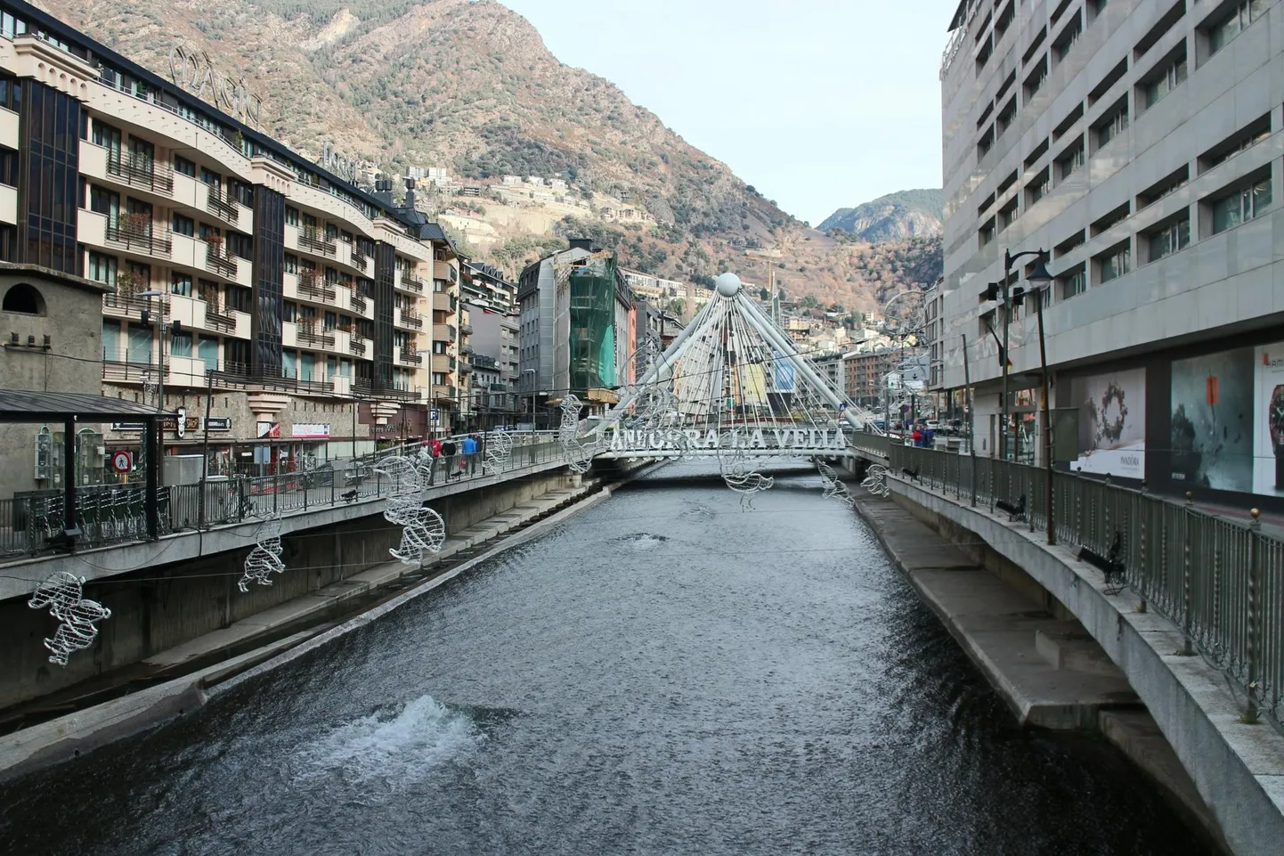 Üürikorterite põud pole säästnud ka vürstiriigi pealinna Andorra la Vellat.