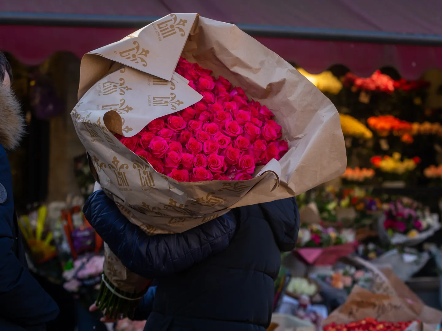 Утром Женского дня на улице Виру.