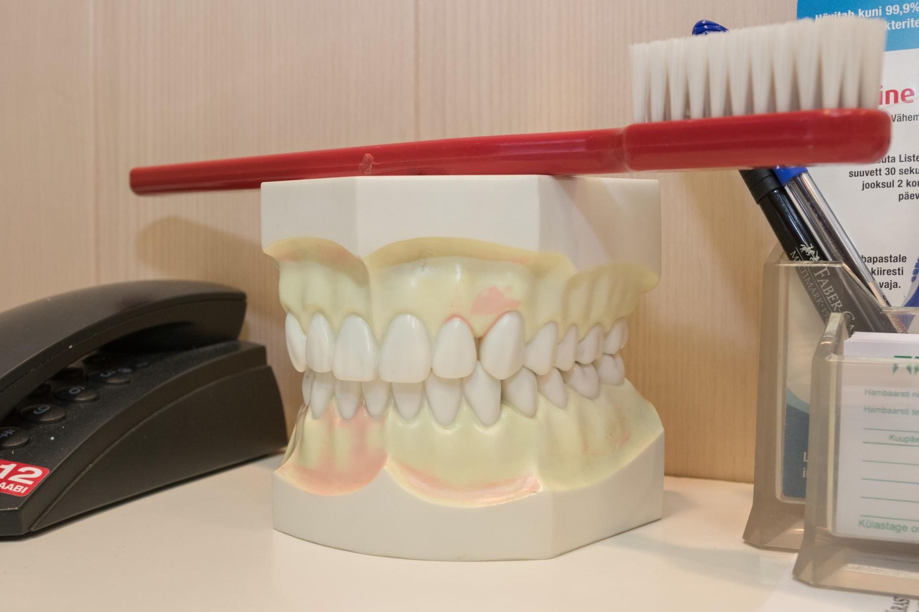 Hambaravihüvitist saab kasutada 324 kliinikus üle Eesti, näiteks Viljandi hambakliinikus.