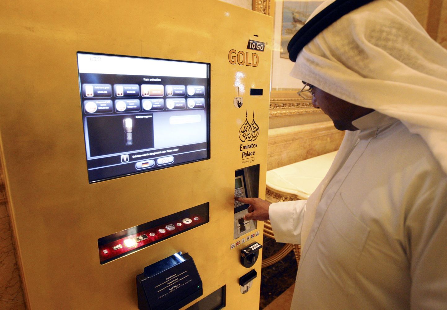 Kullaautomaat Emirates Palace hotellis Abu Dhabis