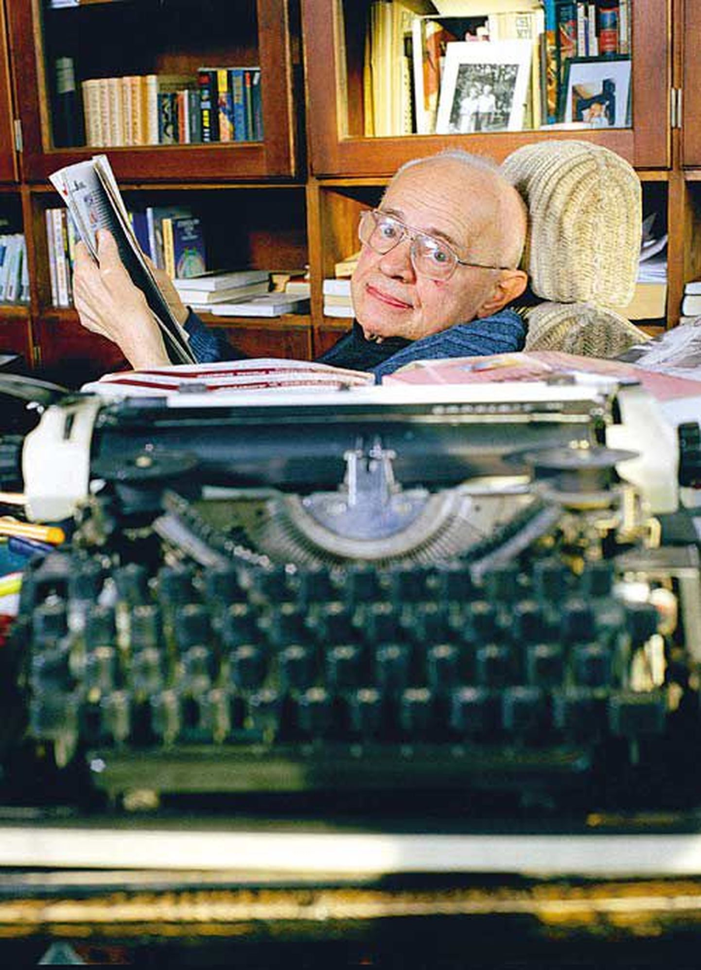 Stanisaw Lem õppis küll arvutit käsitsema, kuid kirjutades jäi siiski truuks oma vanale heale kirjutusmasinale.