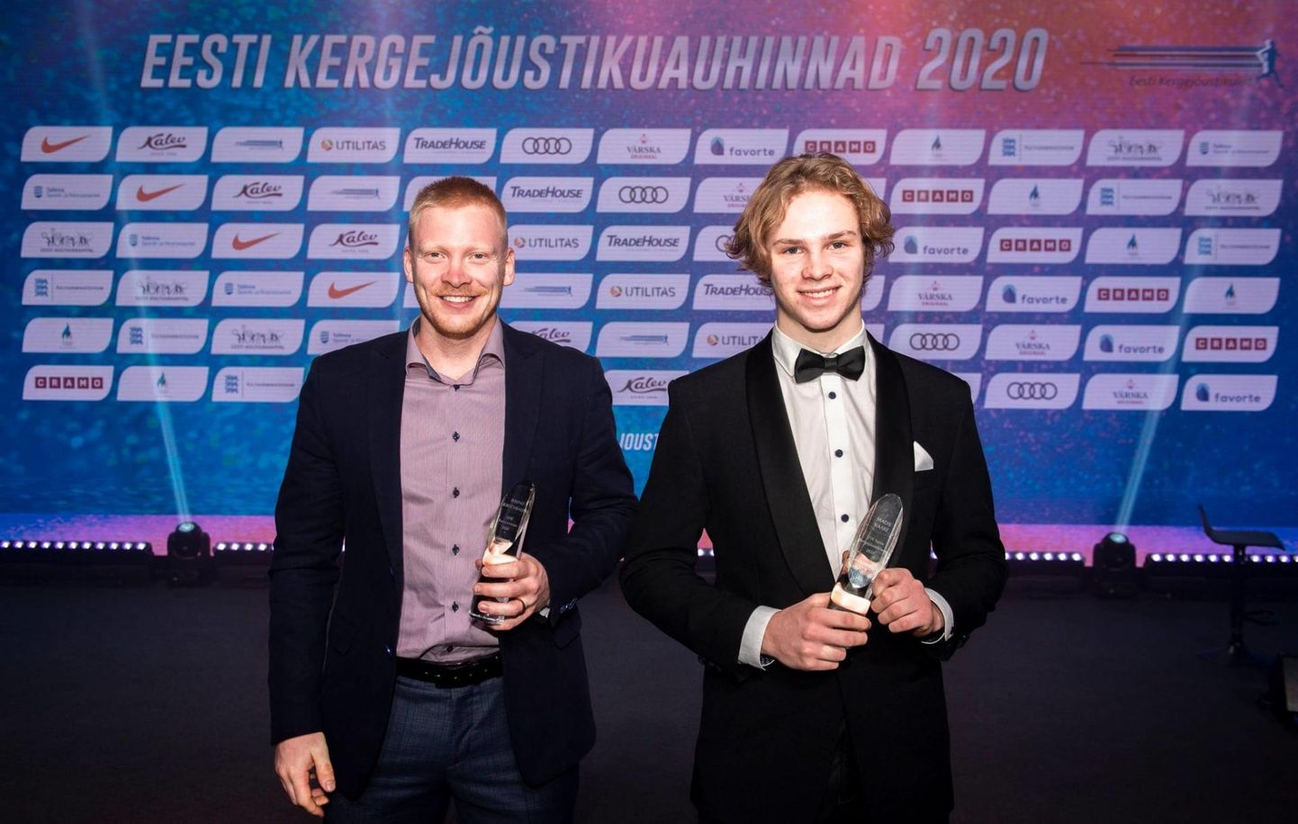 U18 vanuseklassi silmapaistvaimaks valiti Pärnu spordikooli ja SK Altiuse mitmevõistleja Madis Kaare (paremal), kes treenib Rauno Kirschbaumi käe all.