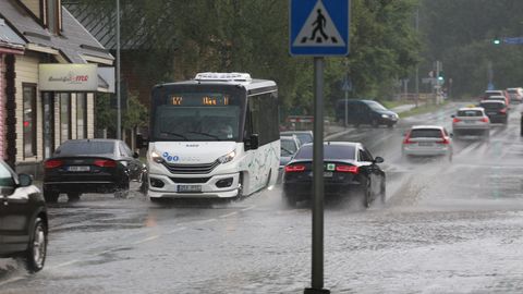 HOIATUS ⟩ Äikesepilved toovad tugevaid puhanguid ja paduvihma