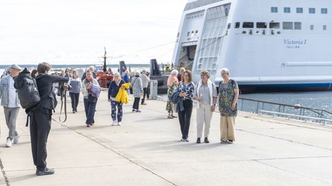 GALERII & VIDEO ⟩ Ajalooline sündmus: Saaremaa ooperipäevadele saabus kruiisiga ligi tuhat ooperisõpra