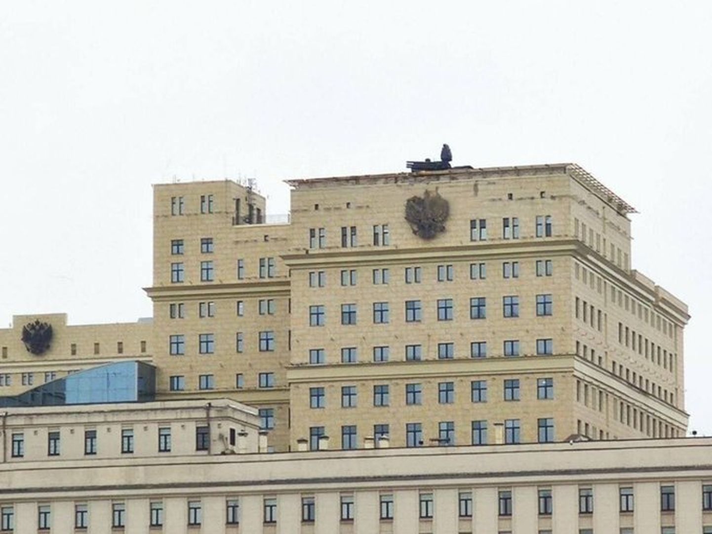 Ko nozīmē pretgaisa aizsardzības sistēmu izvietošana uz Maskavas ēku jumtiem?