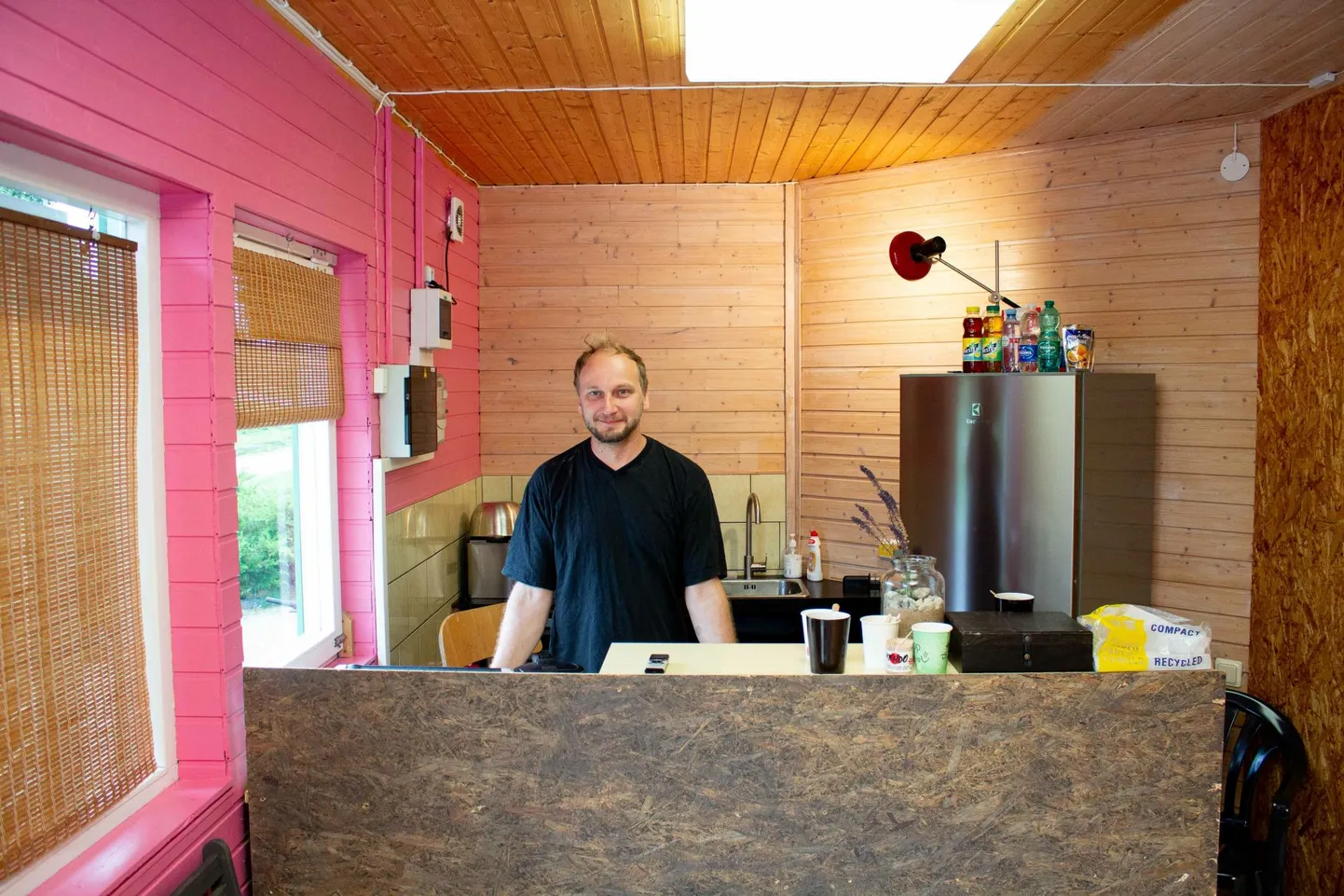 Valga Pedeli paisjärve rannakohviku üks eestvedajatest Kaarel Narro on pärit Tallinnast, aga tuli neli aastat tagasi Valga muusikakooli majandusjuhatajaks. Nüüd võttis ta vastu uue väljakutse.