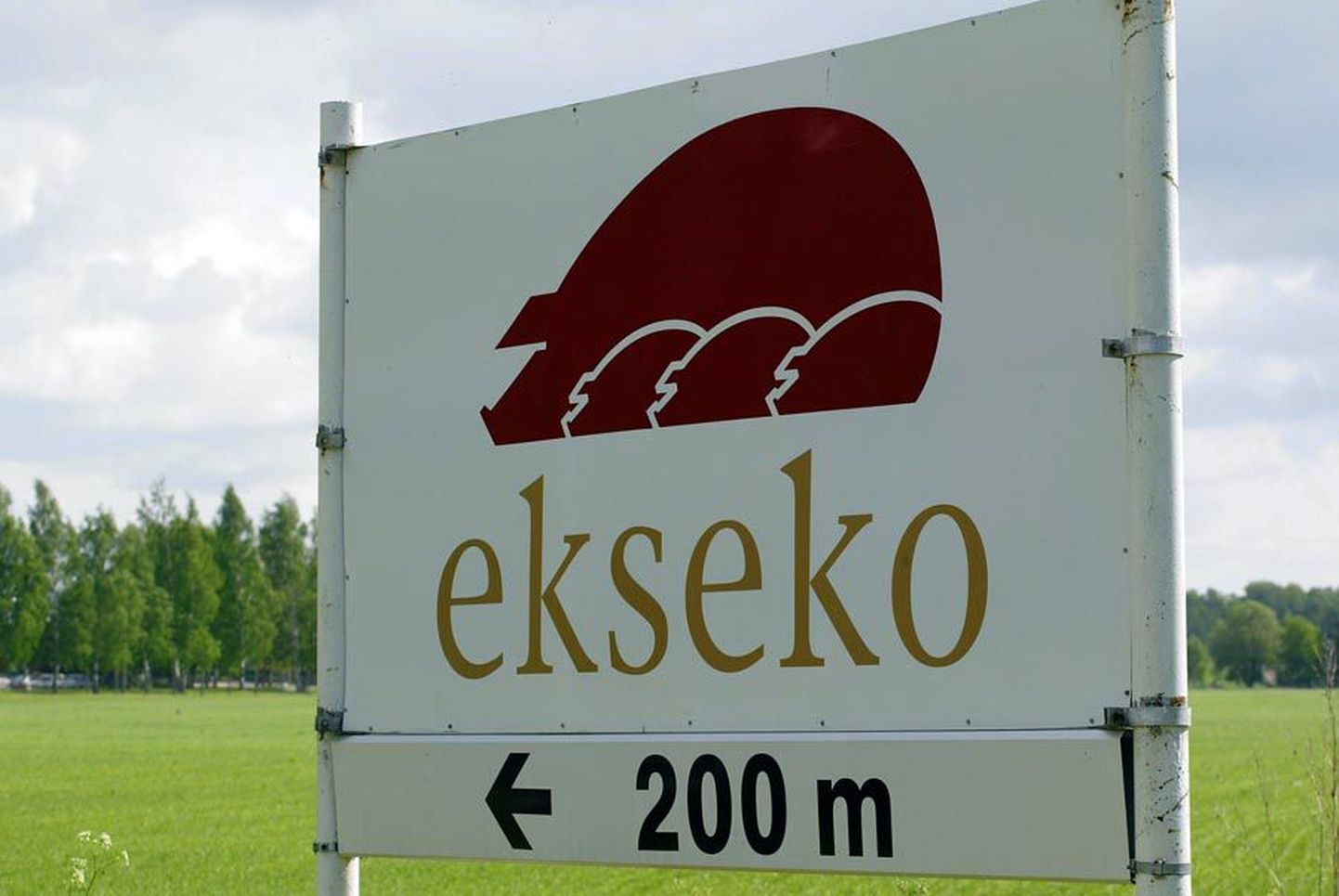 Viljandi külje all asuv Baltikumi suurim sigala kannab ka edaspidi Ekseko nime, kuid samanimeline firma kaob ja selle asemele tuleb aktsiaselts Rakvere Farmid.