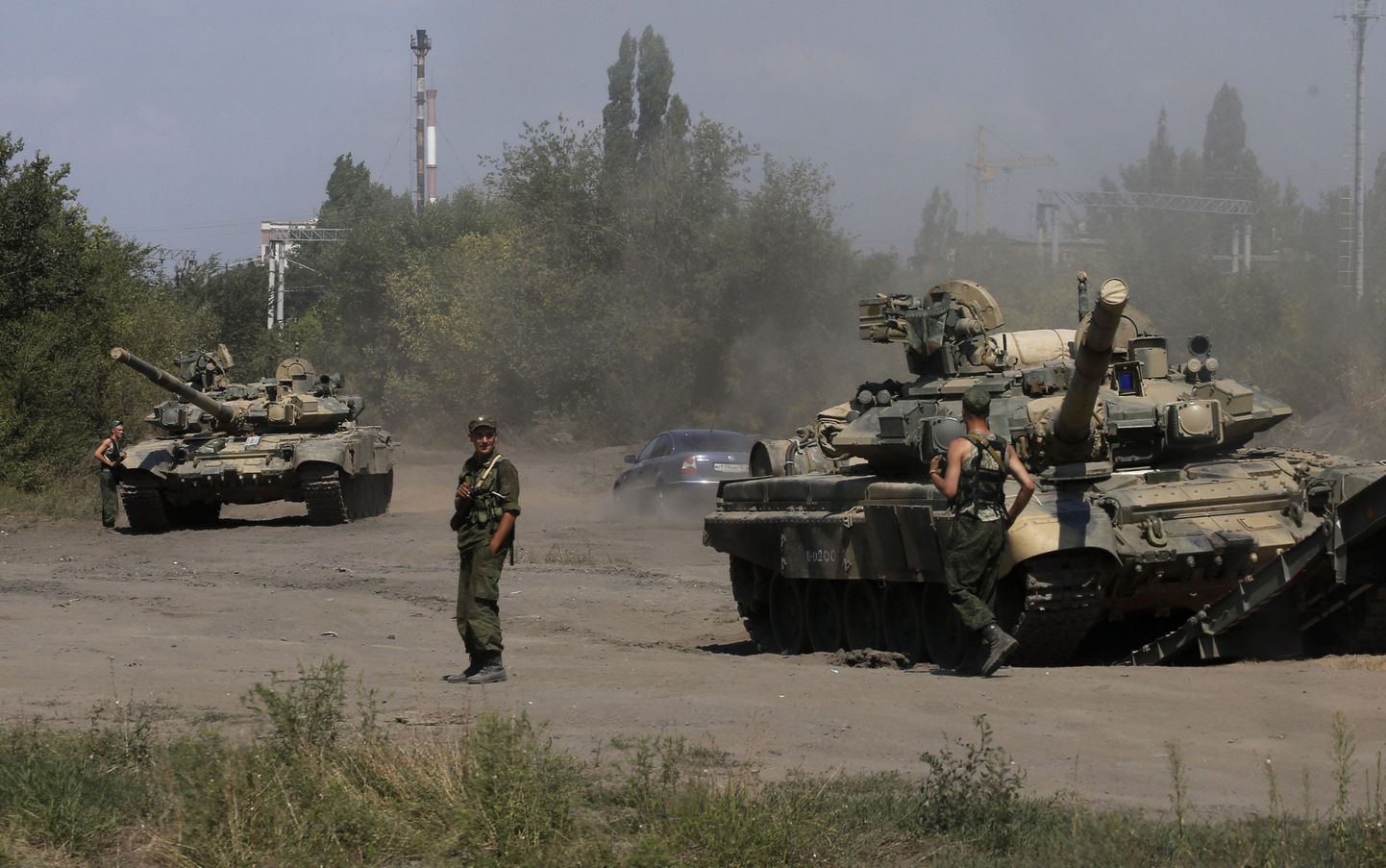 Vene sõdurid ja tankid