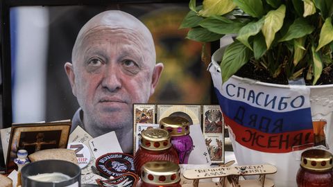 Путин: «В телах погибших при крушении самолета Пригожина обнаружены осколки гранат»