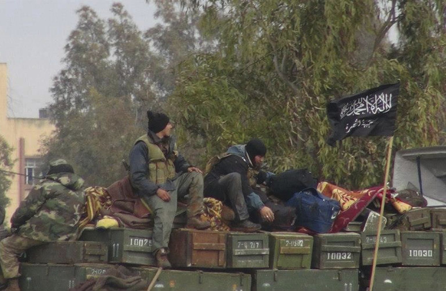 Pühasõdalaste rühmituse Al-Nusra Rinde võitlejad Taftanazis.