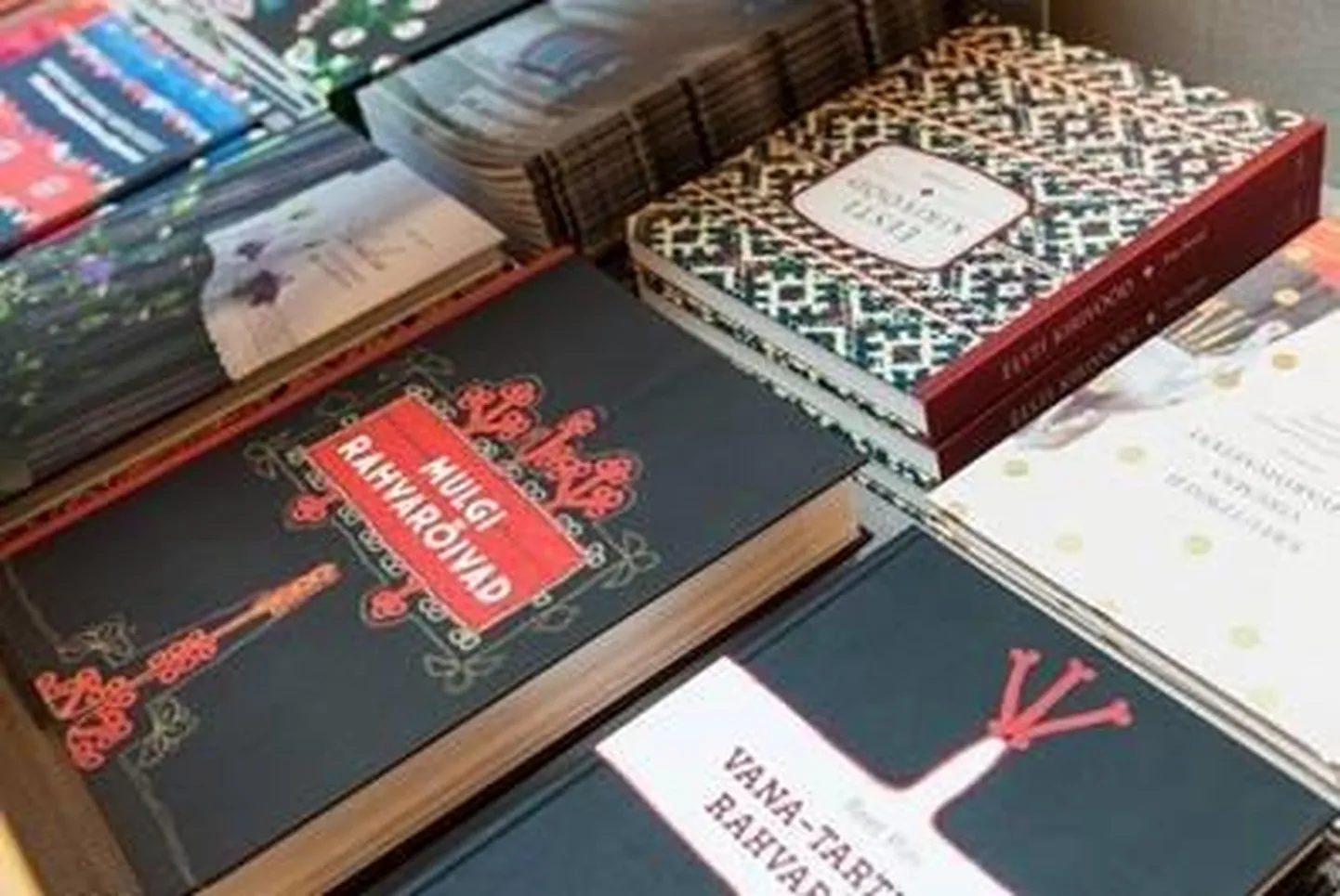 Eesti rahva muuseumi väljaanded talletavad ja tõlgendavad pärandit.