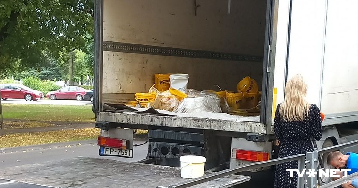 ФОТО На улице Таллинас из грузовика вылилось растительное масло ...