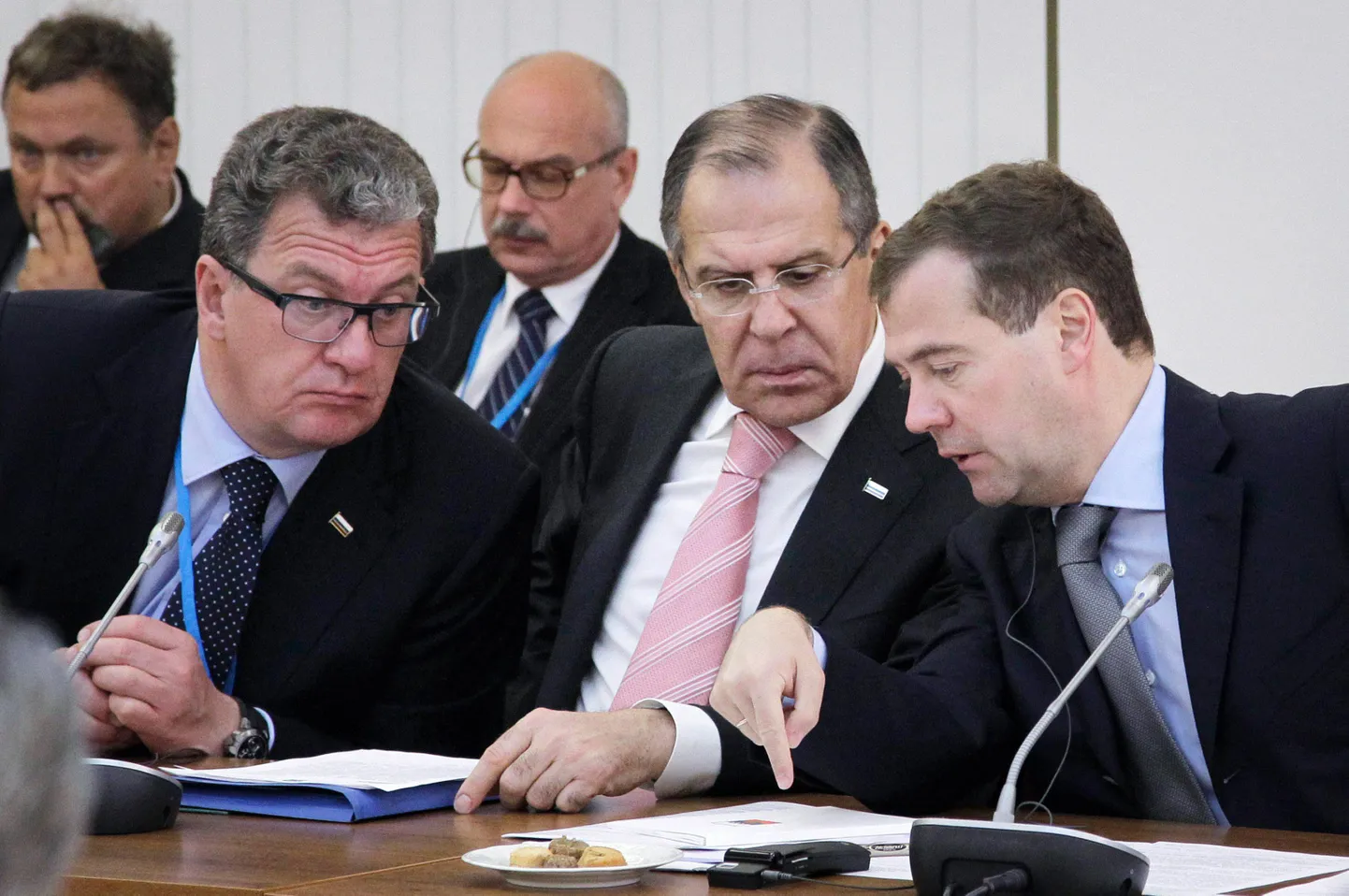 Sergei Prihhodko (vasakul)2011. aastal, mil ta oli veel Kremli poliitnõunik, koos välisminister Sergei Lavrovi ja toonase presidendi Dmitri Medvedeviga.