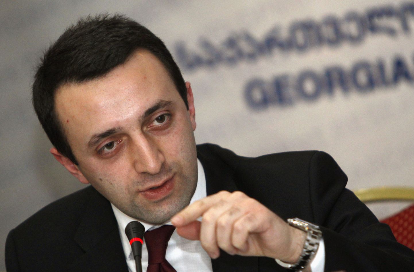 Gruusia siseminister Irakli Garibašvili muutis narkotesti kohustuslikuks igale politseinikule.