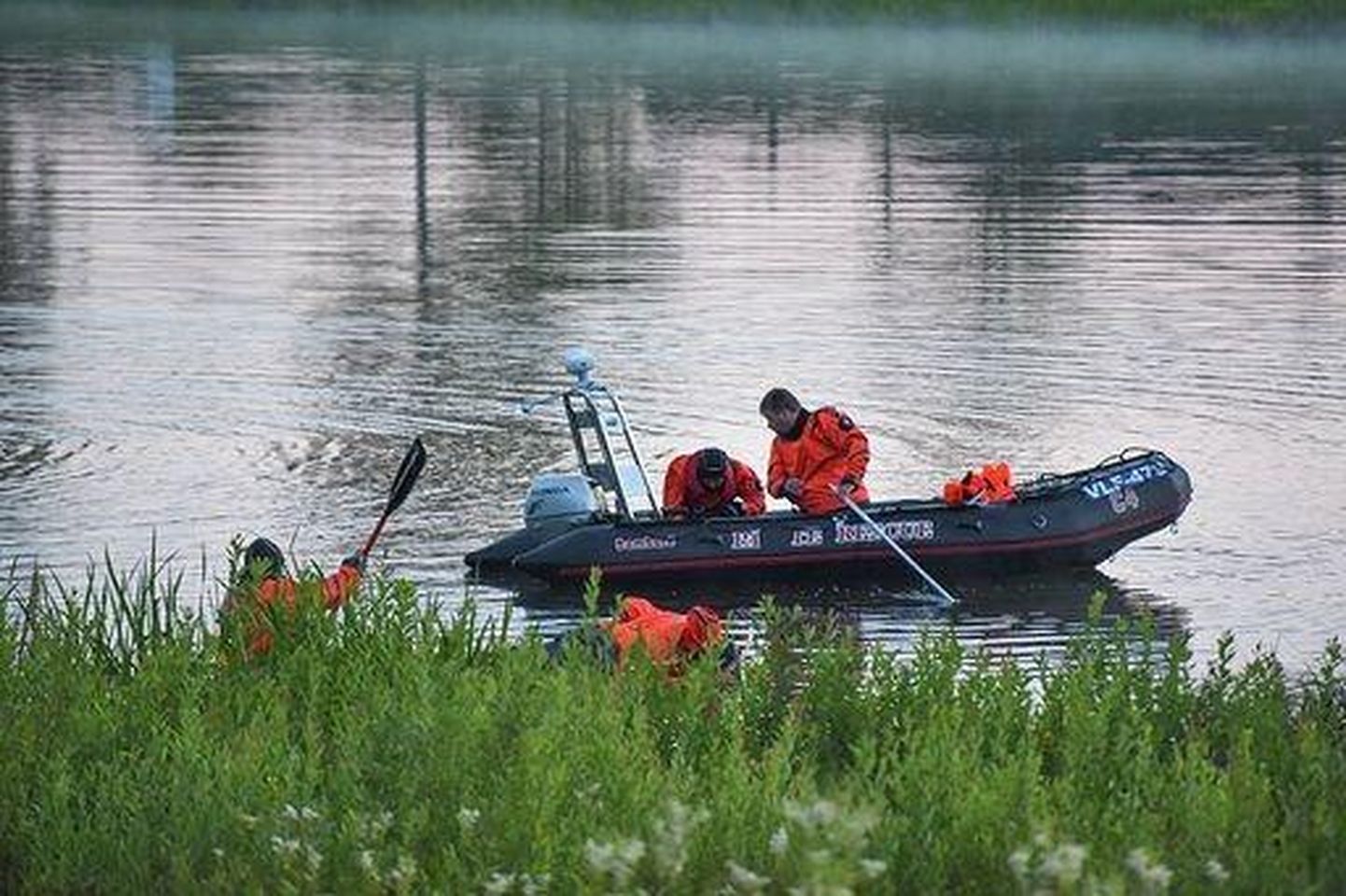 Päästjad otsisid Viljandimaal Holstre järves vee alla vajunud inimest.