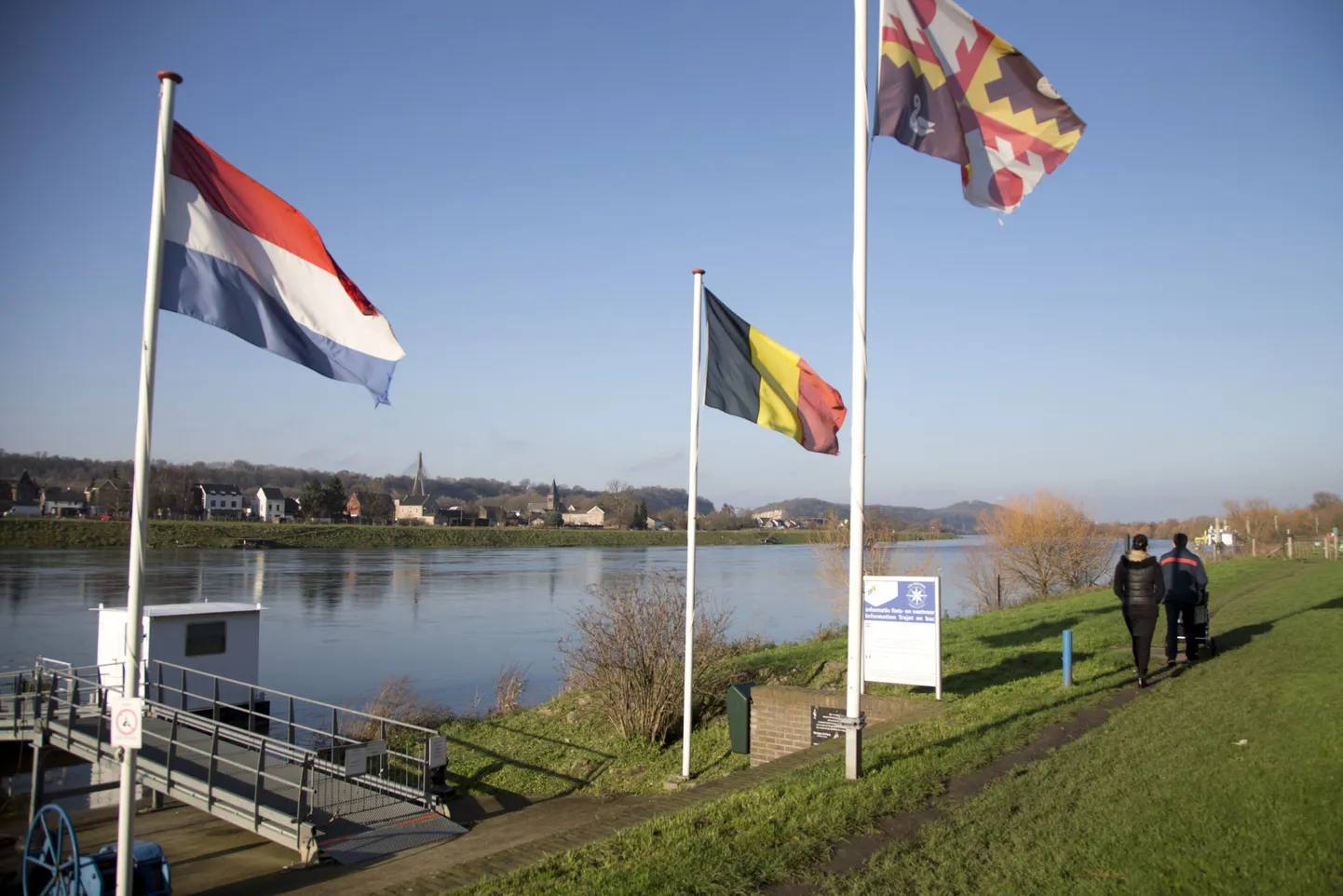 Meuse'i (Maasi) jõe äärne ala