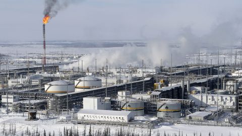 Успеть до запрета: Европа вовсю импортирует российскую нефть, часть идет через Эстонию