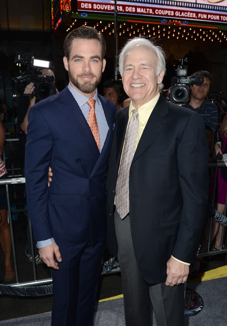 Chris Pine koos isa Robert Pine'ga. 2013.