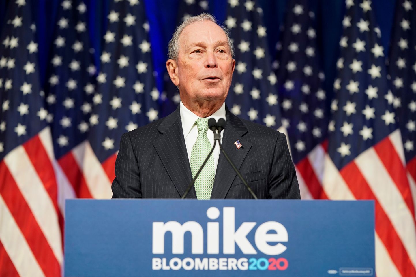 USA demokraatide presidendikandidaat Michael Bloomberg presssikonverentsil.