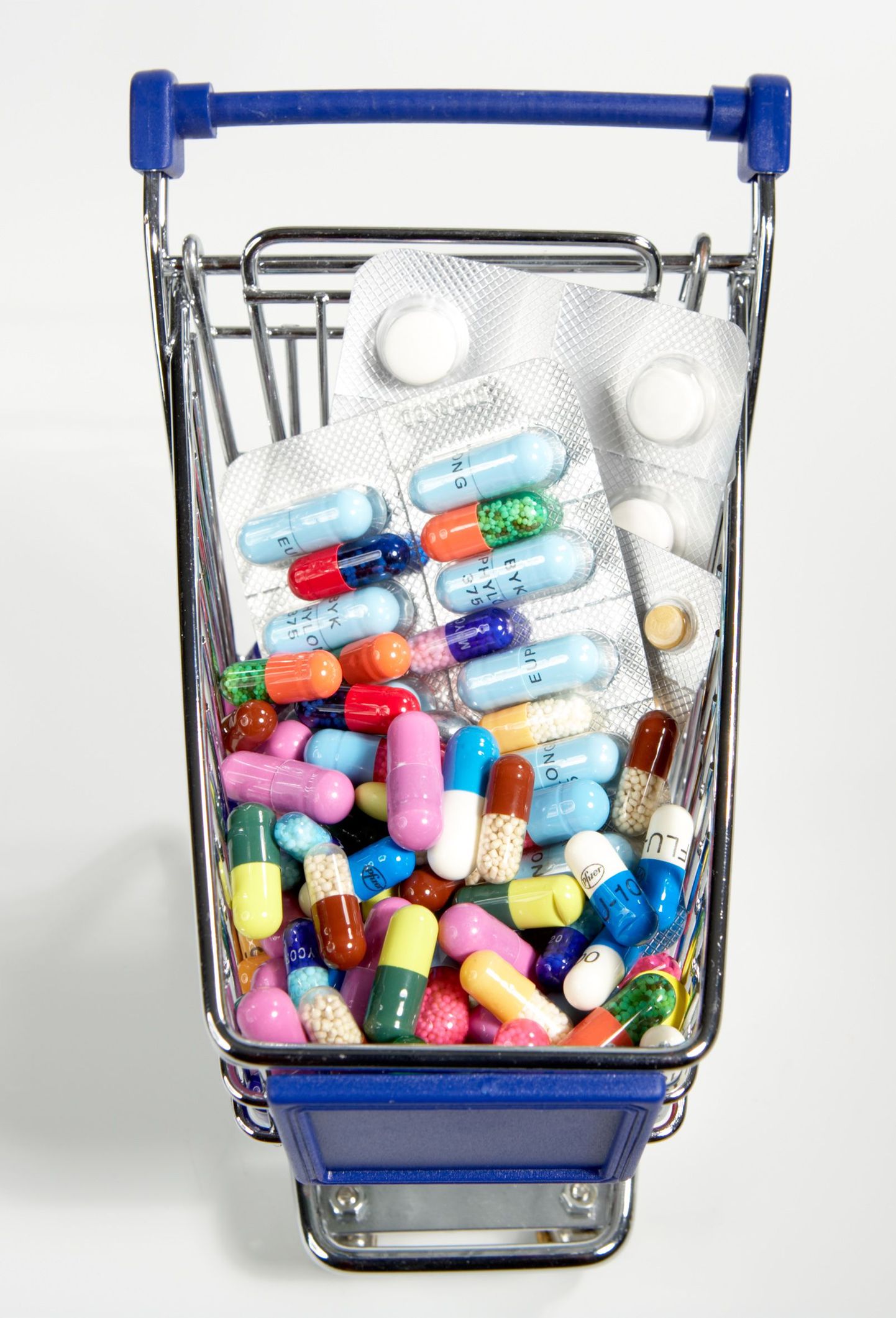 Ravimitootjad loobuvad vähetulusate haiguste ravimite uurimisprogrammidest.