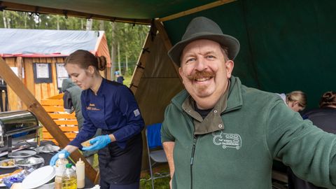 ANGERJAFESTIVAL ⟩ 400 grammised angerjad söödi ära kahe minutiga