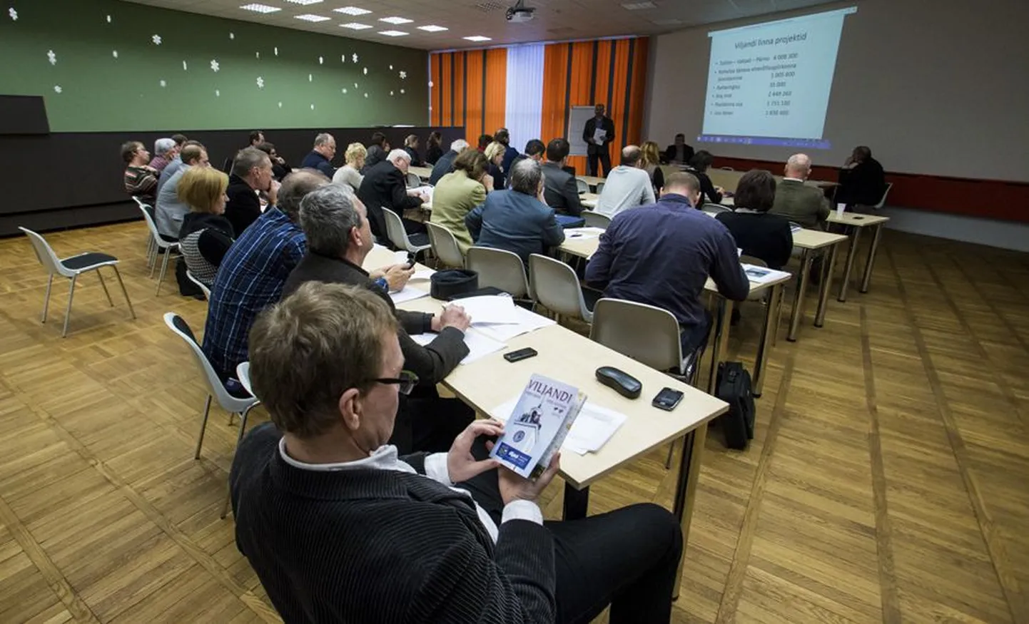 23. jaanuaril kutsus omavalitsuste liit eesotsas Lembit Kruusega kokku ümarlaua, et arutada piirkonna konkurentsivõime investeeringute taotluste pingerea koostamist. Kuigi lõplik pingerida on nüüdseks koostatud, ei avalda liit seda enne 17. veebruari üldkogu.