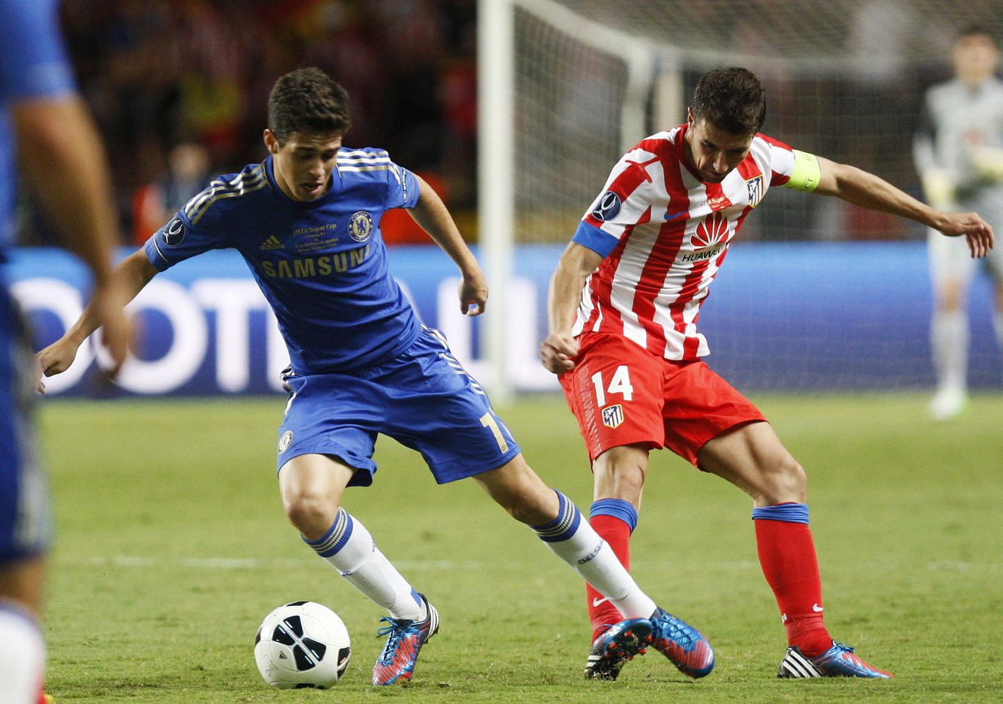 Oscar (sinises) kohtumises Madridi Atletico vastu.