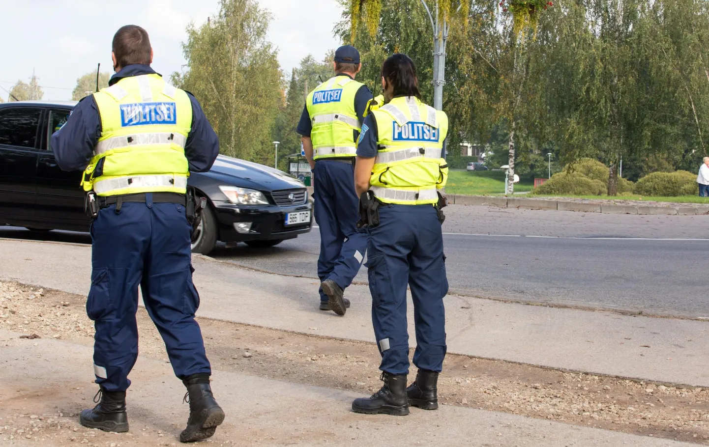 Mundir nägemisest ei piisanud. Pärast seda kui politseinikud olid laupäeva õhtul pidutsejatega vestelnud ja lahkunud, jätkus pidu Koidu tänaval veel suurema lärmi saatel kui enne. Foto on illustratiivne.