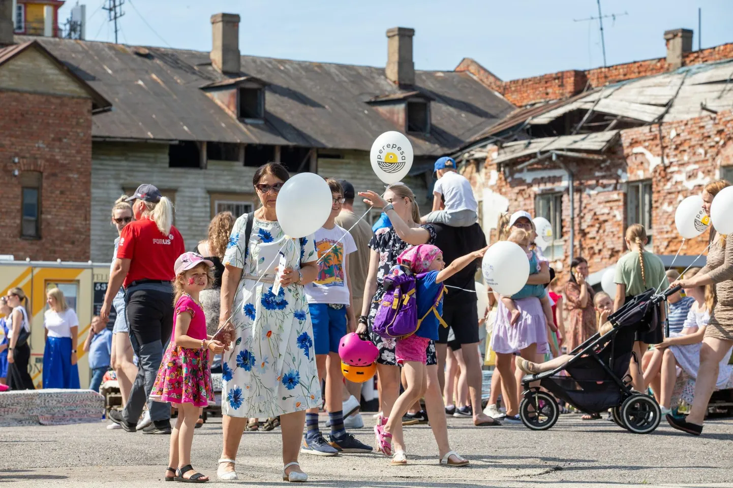 Viljandis peetakse suur lastepäeva pidu Rubiini platsil nii nagu ka möödunud aastal. Üritusi jagub aga igasse maakonna nurka.