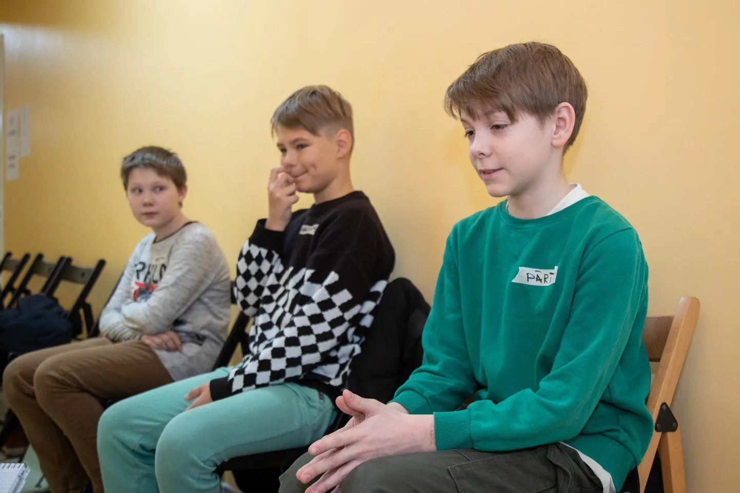 Erton (vasakult), Markus ja Pärt ootasid casting’ule minekut. Poisid nentisid, et väike ärevus on sees, kuid pigem on nad põnevil.