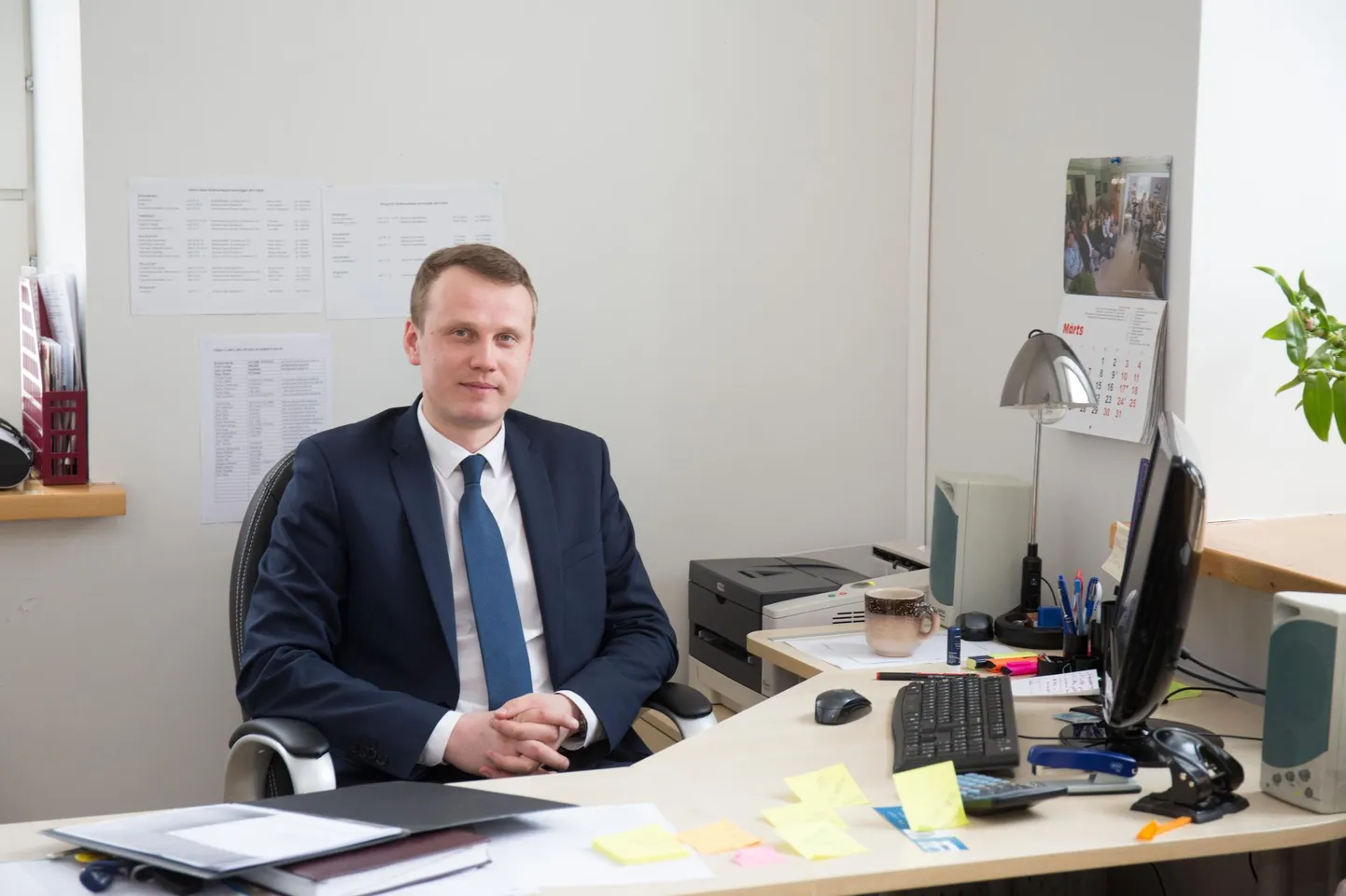 Priit Toobal asus Suure-Jaani kultuurimaja direktorina tööle tänavu märtsis. Oktoober jäi talle selles ametis viimaseks. Sakala lehelood puudutasid tema tegevust mitmel korral ja mõni neist lugudest sattus ka loetumate edetabelisse.