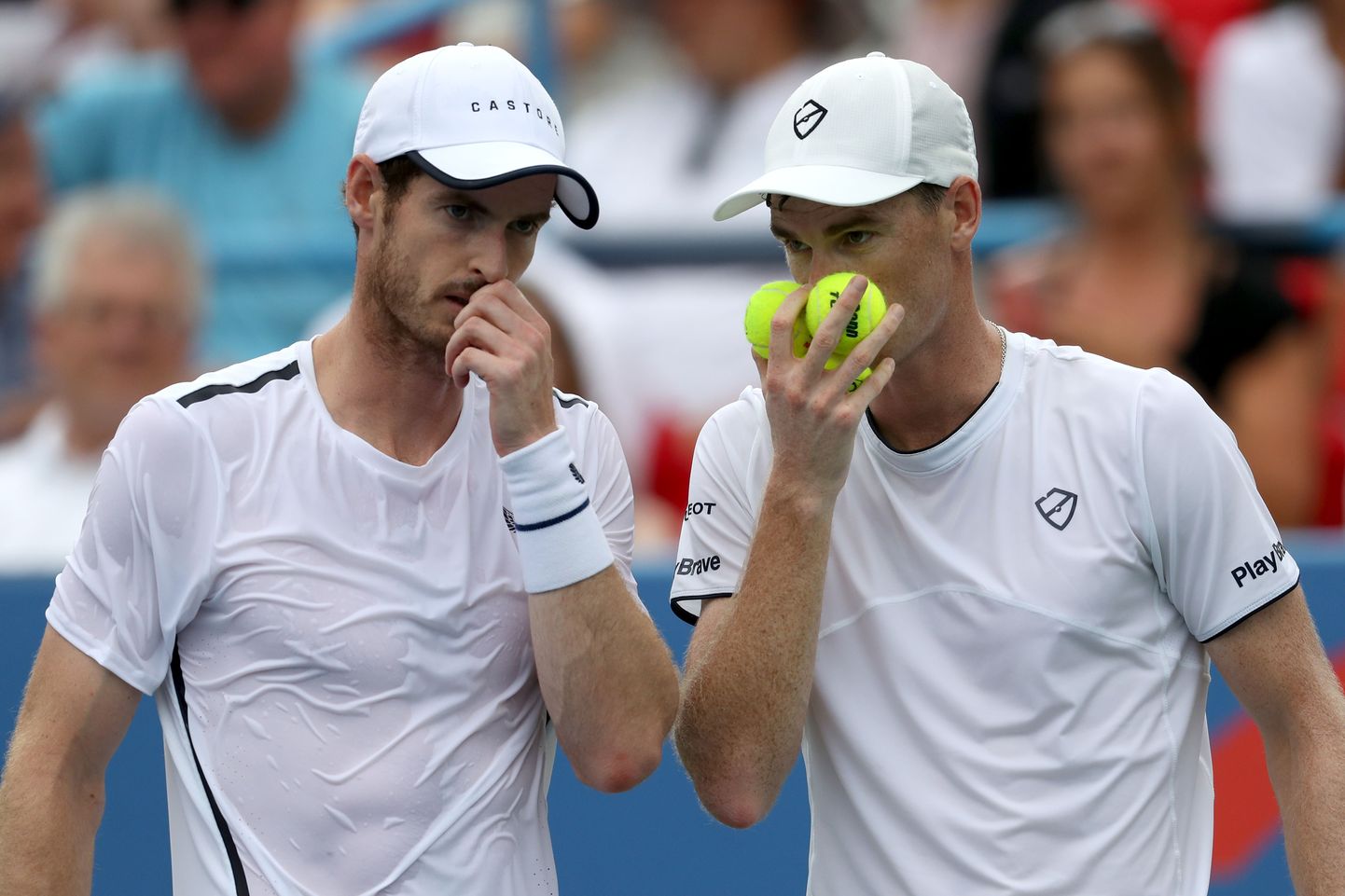 Andy Murray (vasakul) ja Jamie Murray koosmäng sujub