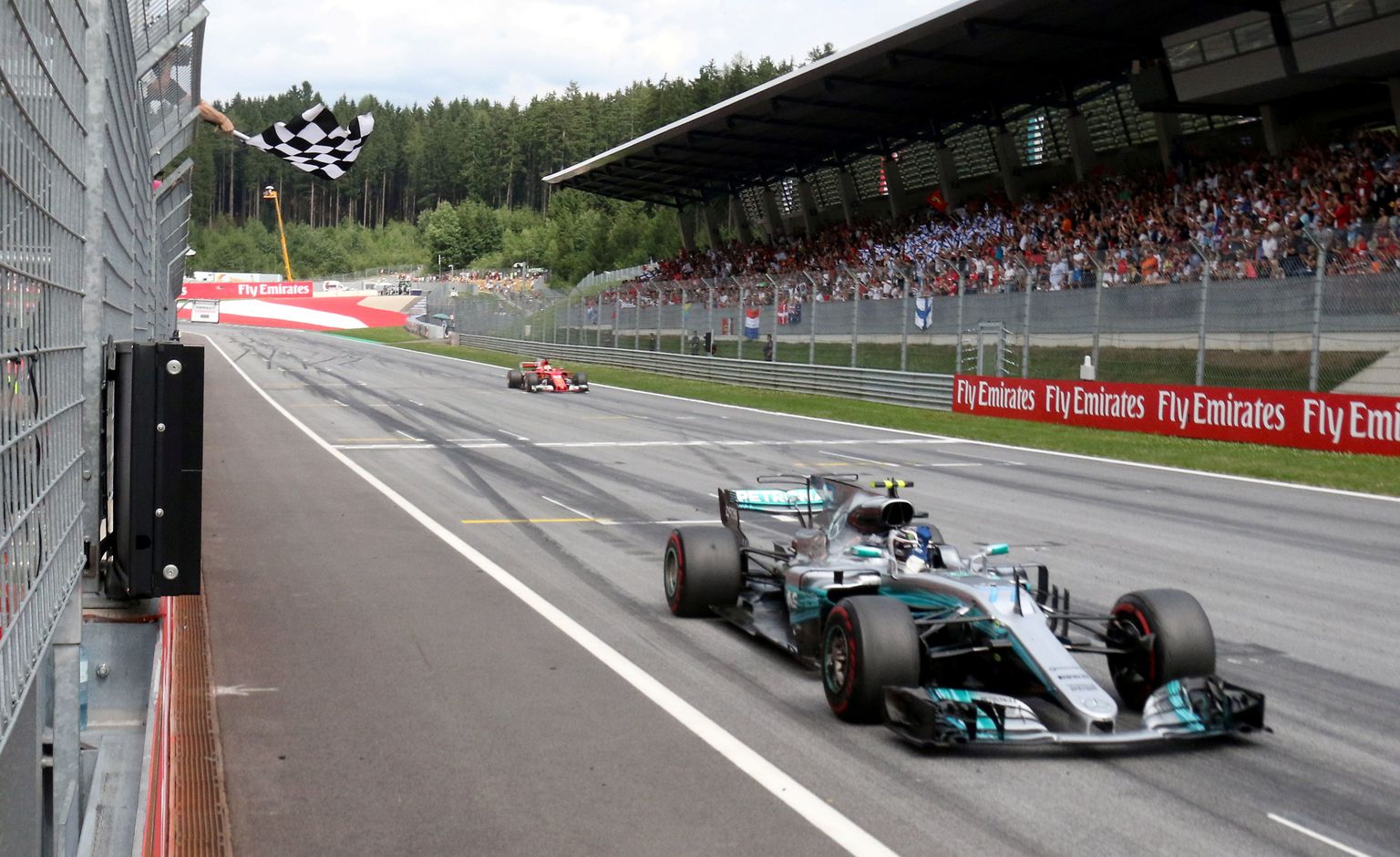 Valtteri Bottas edestas Austria GP finišis Sebastien Vettelit vähem kui sekundiga