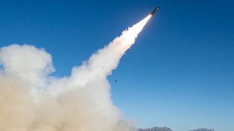 Britid loovad robinal uusi relvi – mõni senine rändab Ukraina kogemuset lähtivalt ka prügimäele