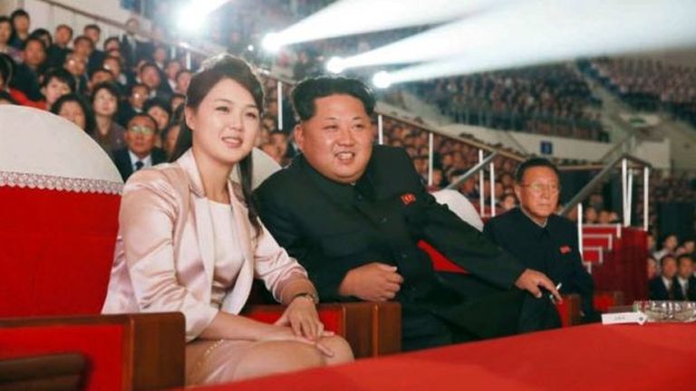 Если верить слухам, достоверность которых подтвердить невозможно, Ким Чен Ын и Ли Соль Чжу встретились на концерте классической музыки